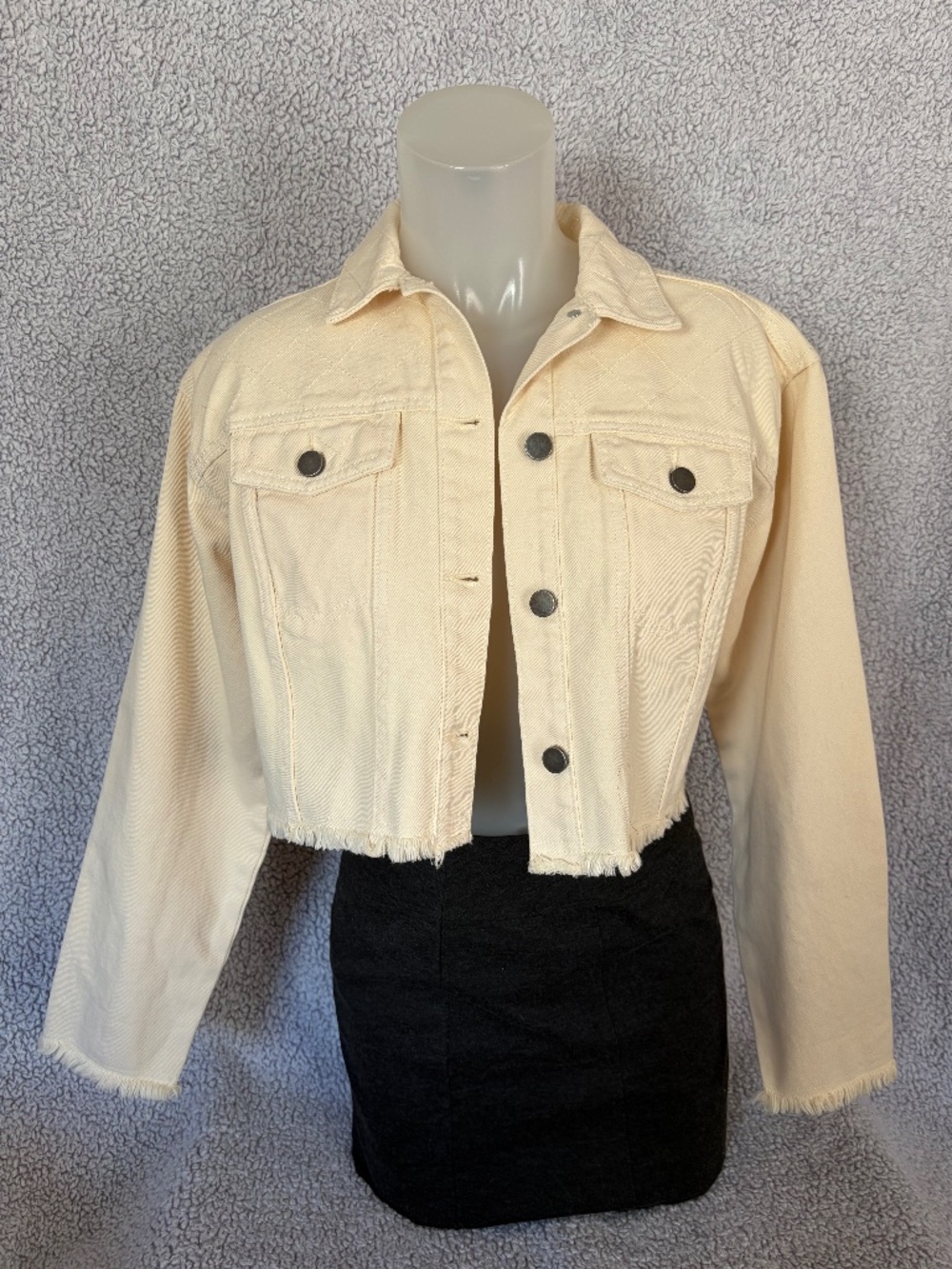 Splendid Frayed Cropped Denim Jacket in Cream color - Size XS (NWT)